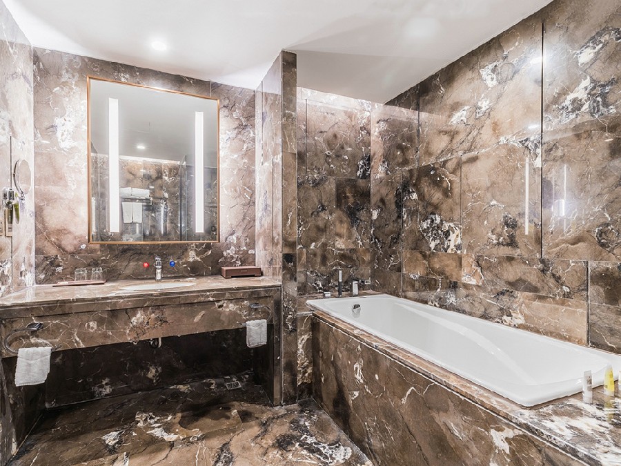 Riverview Suite